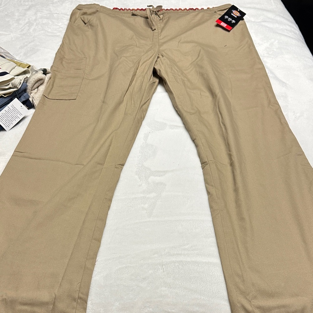 Dickies Men's Cargo Pants in Tan